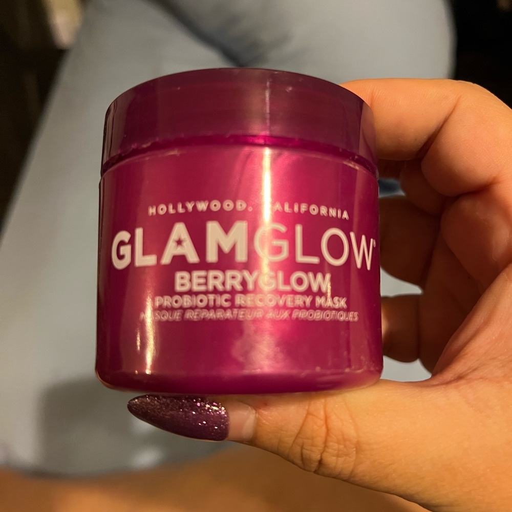 Glam glow face mask.